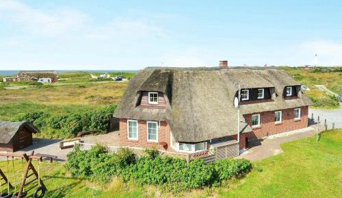 Six-Bedroom Holiday Home