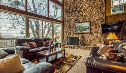 Five Bedroom Holiday Home