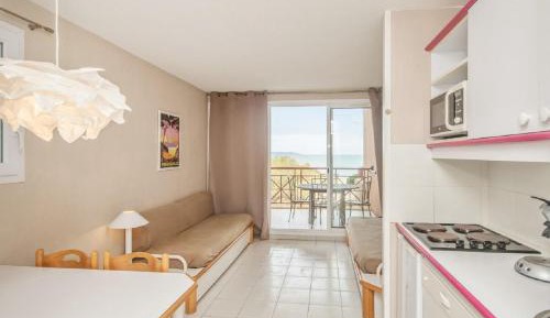 Budget One-Bedroom Apartment (5 People)