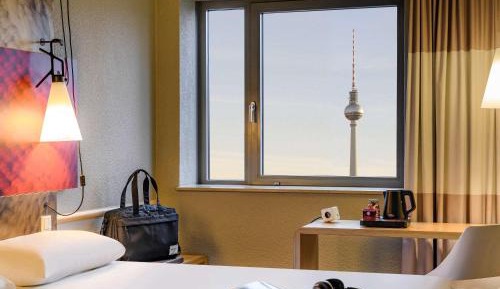 Superior Queen Room with City View