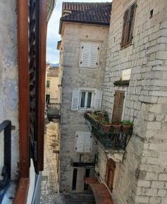 Apartment (4-5 Adults)