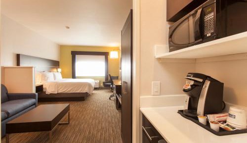 King Suite - Non-Smoking