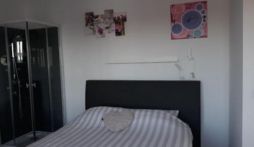 Deluxe Double Room with Shower