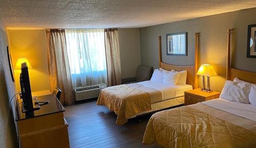 Double Room with Two Double Beds - Smoking
