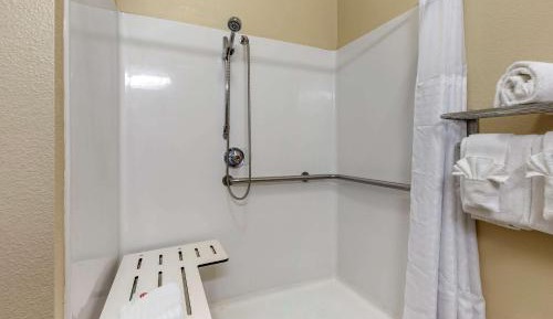 King Room - Accessible/Non-Smoking