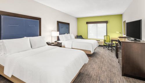 Standard Room with Two Queen Beds