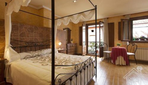 Queen Room with Balcony