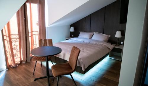Studio with Sofa Bed