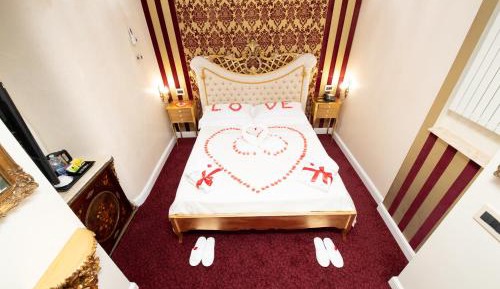 Queen Room with Spa Bath