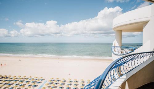 Double or Twin Room with Front Sea View