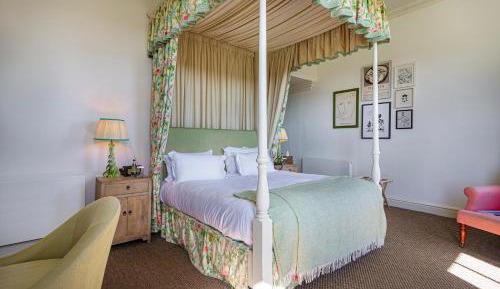 Deluxe King Suite