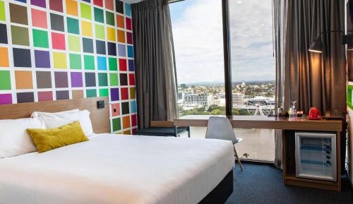 Superior King Room with River View