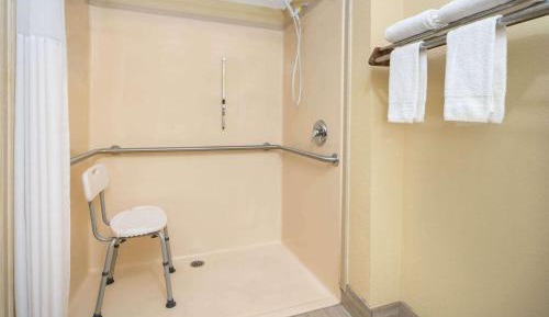 Queen Room with Two Queen Beds - Disability Access/Non-Smoking