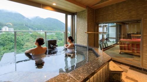 Room with Tatami Area and Open-Air Bath - Top Floor