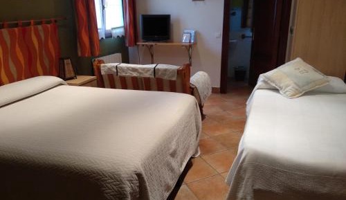 Triple Room with Private Bathroom