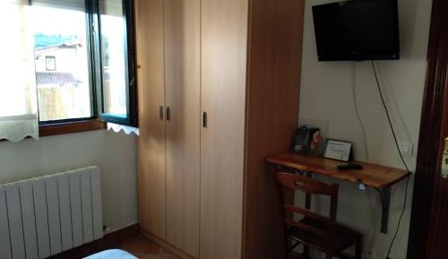 Single Room with Private Bathroom