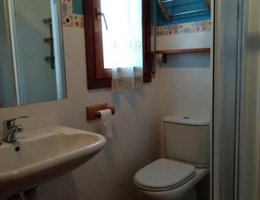 Single Room with Private Bathroom