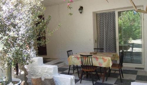 Two-Bedroom Apartment (5 Adults)