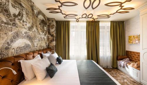 Suite with King Bed and Sofa Bed - Non-Smoking