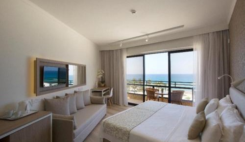 Deluxe Suite with Sea View