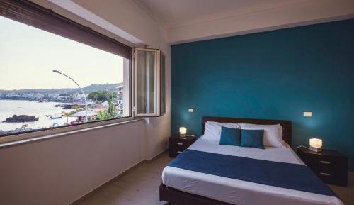 Deluxe Double Room with Balcony and Sea View