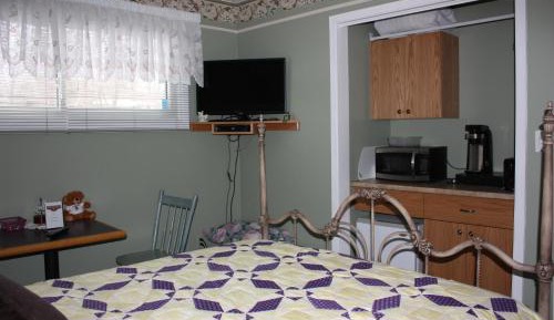 Standard Queen Room