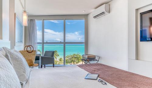 Quarto com cama casal - Frente mar
