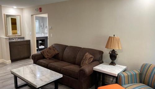 Standard King Suite