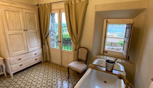 Deluxe Double Room with Bath