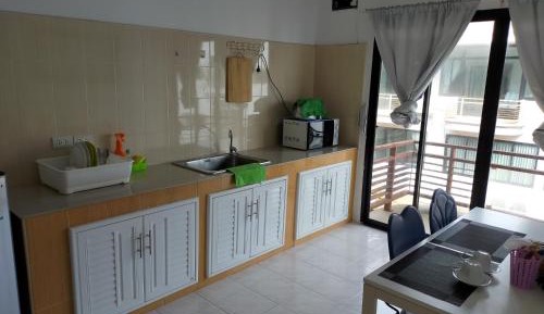 One-Bedroom Apartment with Sea View