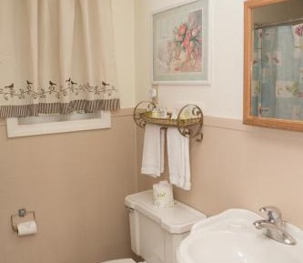 Queen Room with Garden View