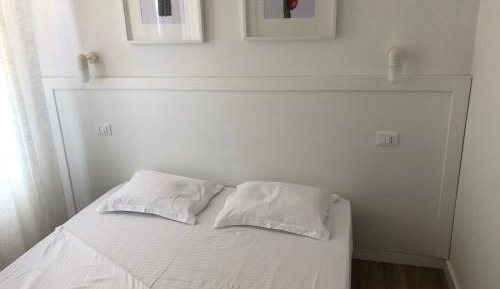 Deluxe Double Room (2 Adults + 1 Child)