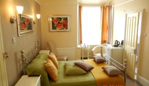 Deluxe Double Room with Shower