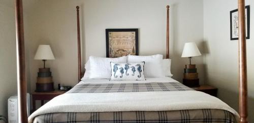 Queen Room with Garden View