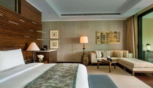 Oasis King Room