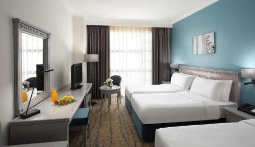 Classic Triple Room with City View
