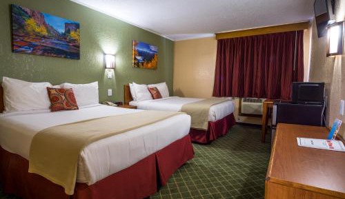 Queen Room with Two Queen Beds - Non-Smoking