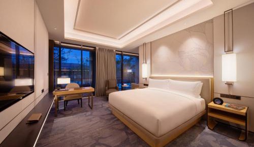 Grand Premium Room with Balcony