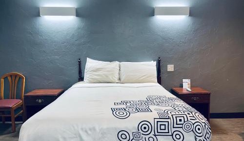 Queen Room - Non-Smoking