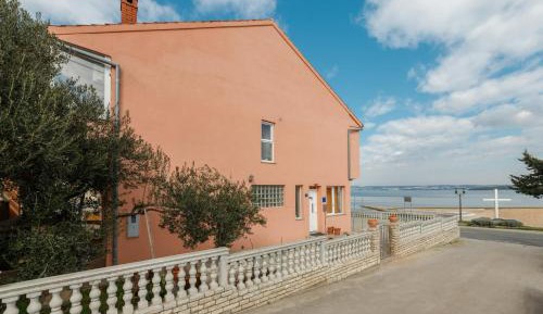 Apartment with Terrace and Sea View