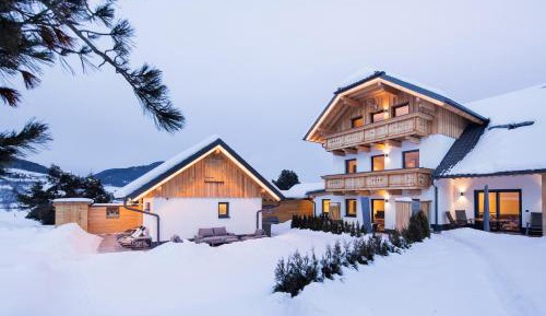 Apartment with Mountain View