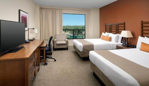 Deluxe Queen Room