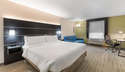 King Room with Hearing Accessible Roll In Shower - Non-Smoking