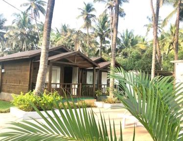 Deluxe Wooden Cottage