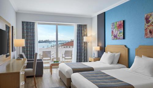 Superior Twin Room with Panoramic Nile and City View
