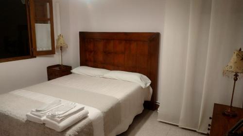 Two-Bedroom House Couche (3 Adults)