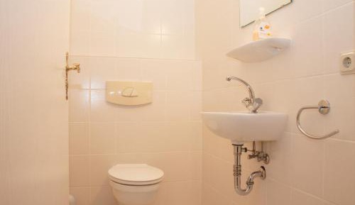 Two-Bedroom Apartment - Honzratherstrasse 69a, Beckingen-Honzrath