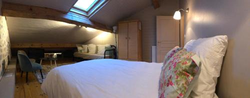 Quadruple Room with Private Bathroom