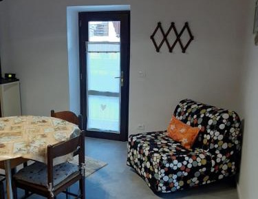 One-Bedroom Apartment (4 Adults)