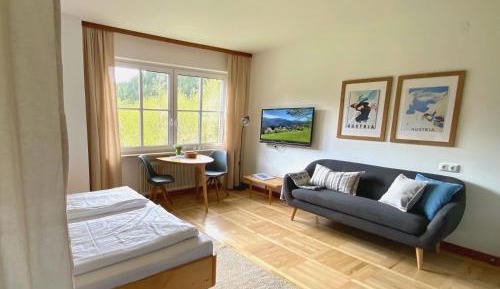 Apartment with Mountain View